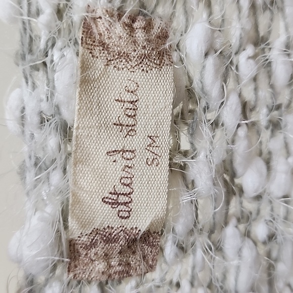 Sweater - Picture 3 of 3